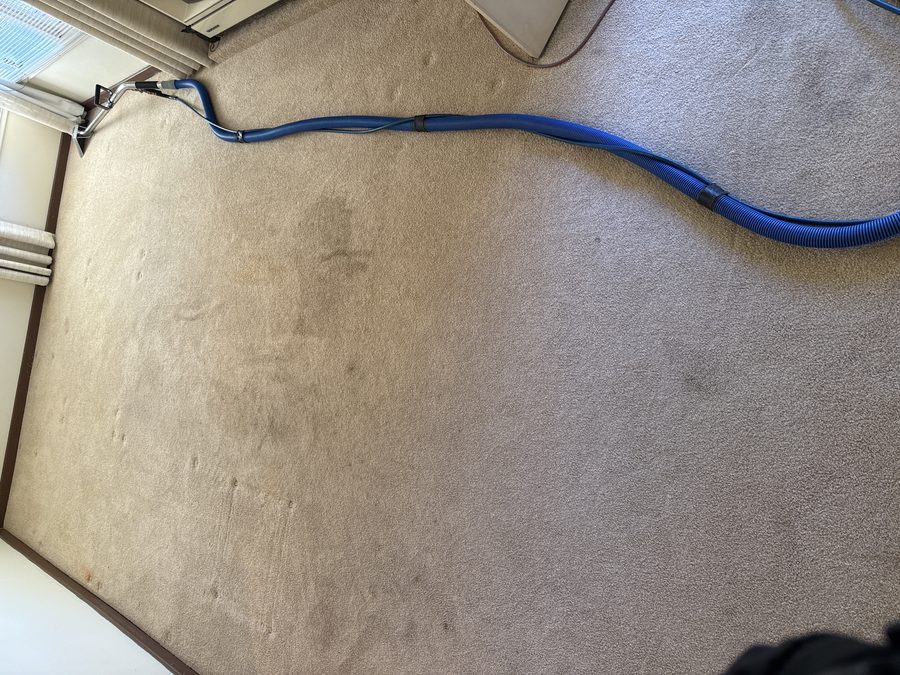 Room 5 in Alkimos before cleaning